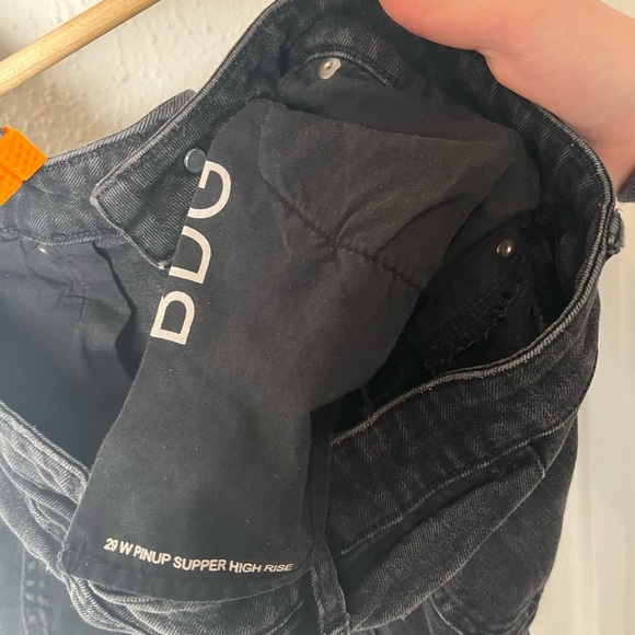 BDG / Urban Outfitters black denim high rise short - size 29 - Picture 6 of 6